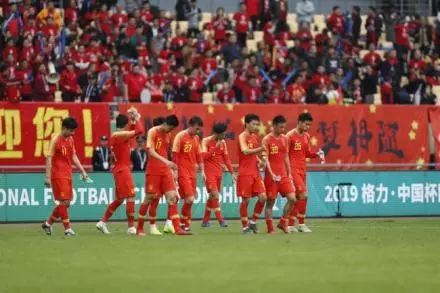  昂热球迷冲突事件导致比赛延期举行